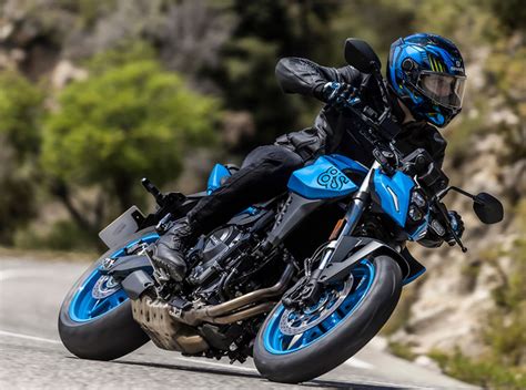 Nueva Suzuki GSX 8S 2023 Detalles y fotos de la nueva naked bicilíndrica de Hamamatsu