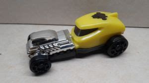 Meal Toy Yellow Car 2 Kinder Surprise Worldwide Kinder Hot Wheels Col FF173