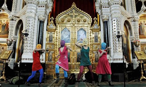 Ryska Punkkollektivet Pussy Riot St Ller Ut Videoverk P Louisiana News Resund Sverige