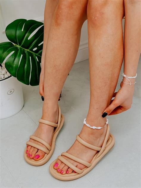 Nude Cilt Wolf Bant Detay Kad N Puff Sandalet