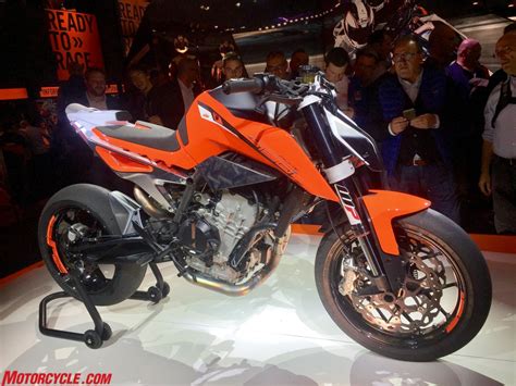 Ktm Duke Naked Bike T M Trung C Nh Tranh V I Kawasaki Z