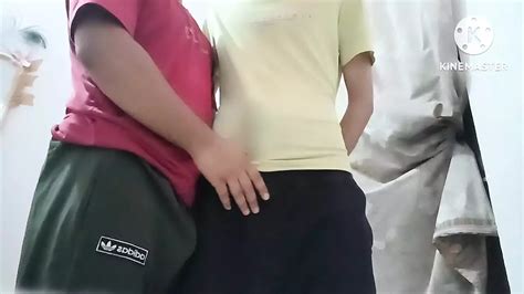 Mon coloc ma demandé de laide à la masturbation après quil sest dit que je suis gay xHamster