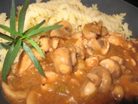 Hähnchen Gulasch mit Champignons und Lauch Rezept kochbar de