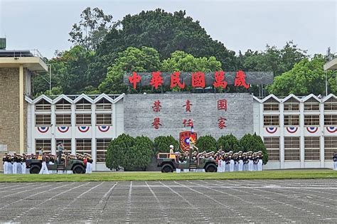 【絕版片】陸官黃埔百年校慶 女軍校生首次編「正步連」踢正步恐成絕響 蕃新聞