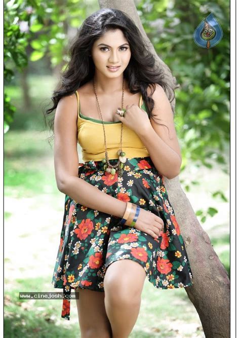 Shruti Reddy Hot Stills Photo Of