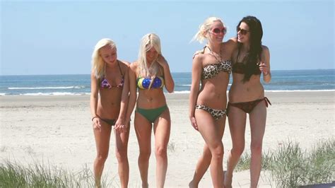 Surfer Chicks Fuck Each Other Behind The Cover Of Their Surfboards Video Art Holland