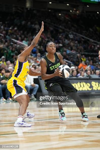 Seattle Storm Guard Jewell Loyd Drives To The Basket Against Los