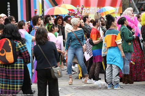 Cynthia Nixon Fuels Rumors That Miranda Will Come Out In Sex And The City Reboot And Just Like