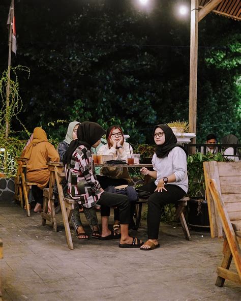 cara mengatasi spasi yang terlalu jauh di ms word