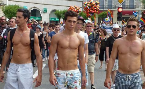 Are There Live Gay Sex Shows In Montreal Lalapausa