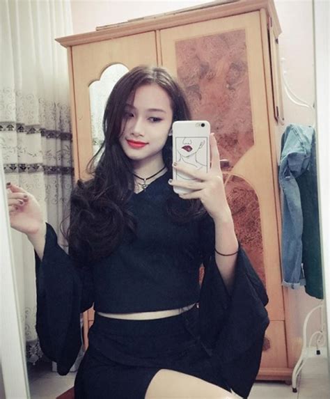 Vợ anh Cảnh bảo kê cave trong Quỳnh búp bê xinh như hot girl