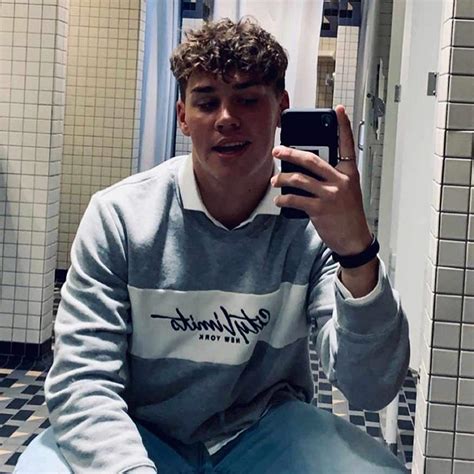 Heißes Shooting von Noah Beck: Instagram löscht Nacktbilder des TikTok