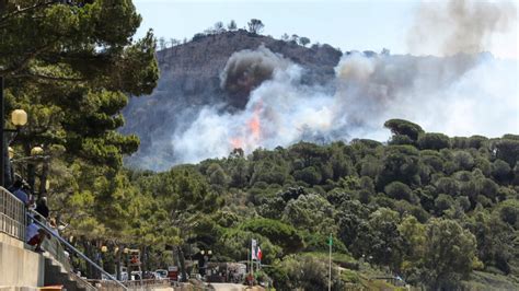 At Least Evacuated From French Riviera Over Wildfires