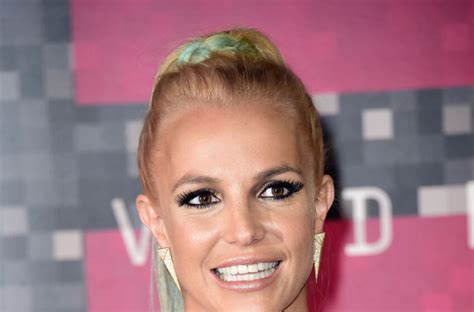 Britney Spears Addresses Nude Photos In Only Bikini Bottoms