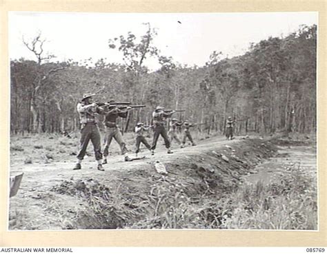 Atherton Qld 1945 01 16 Contestants From Hq 9 Division Firing From