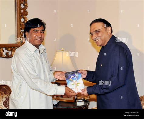 Islamabad Pakistan Saeed Akhtar Presenting His Book To President To