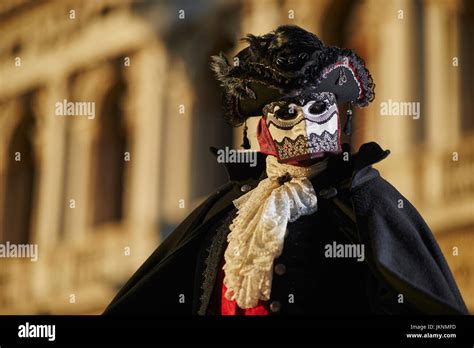 Female Bauta Mask with Coat Stock Photo - Alamy