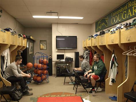 What’s wrong with: locker room culture – The Carillon