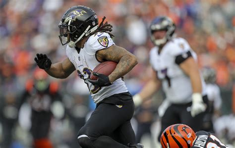 Sports fans debate the Devonta smoth rankings for this year 6