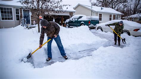 Timelapse video shows how much snow fell in Des Moines Monday