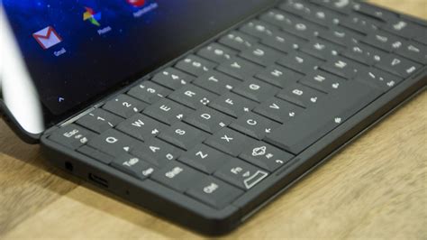 The New Gemini Pda Hands On With The New Pda Smartphone That Runs On