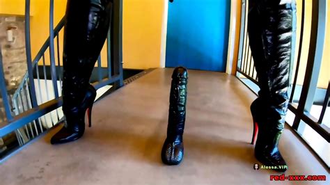 Nice Redhead MILF Red XXX Fucks Herself While In HD