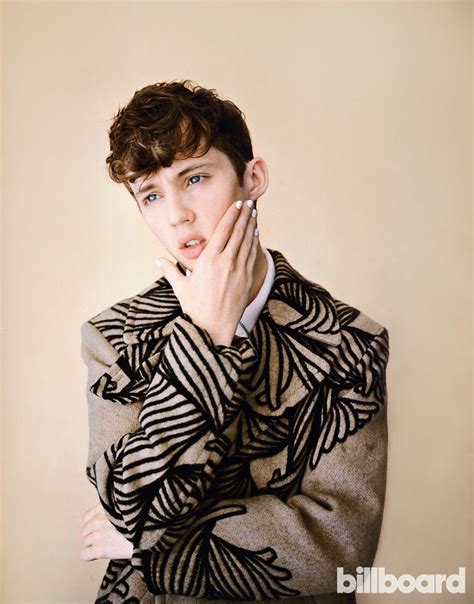 74 Best Troye Sivan Outfits Images On Pinterest Troye Sivan Connor