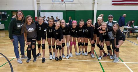 Lincoln Middle School Seventh Grade Volleyball Team Dominates