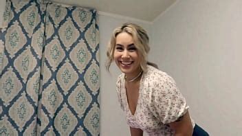 Compartiendo La Cama Con Mi Madrastra Caliente XVIDEOS