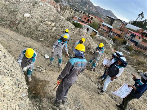 Alcaldía Retira Puente Colocado Por Loteadores Sobre El Río La Paz Y