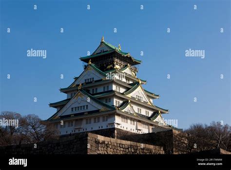 Castle tower of Osaka Castle Stock Photo - Alamy