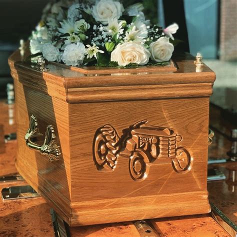 Artiste Engraved Coffin Casket Coffin Decorative Boxes