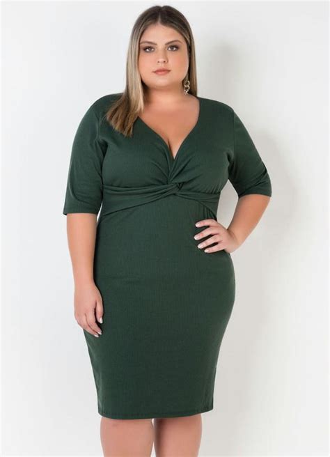 Vestido Plus Size Verde Com Decote Transpassado Mink