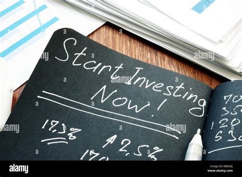 Start investing now sign. Return to investing concept Stock Photo - Alamy