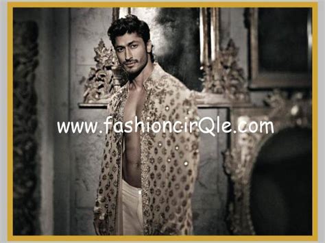 Hot Body Shirtless Indian Bollywood Model Actor Vidyut Jamwal