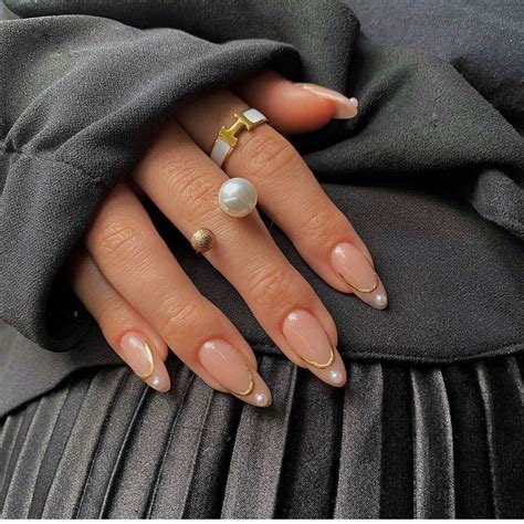 U As Color Nude Los Dise Os M S Sofisticados Para Llevar A La Oficina Glamour