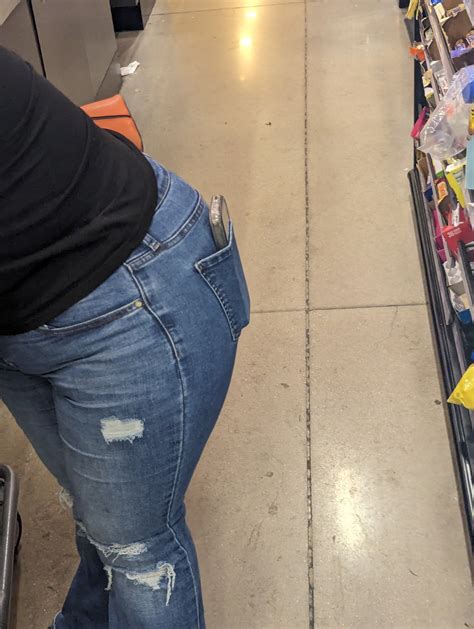 Cute Phat Ass Milf In Jeans Tight Jeans Forum