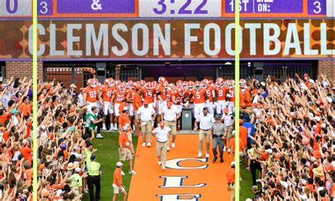 High school prospects rank Clemson as top-5 brand in college football
