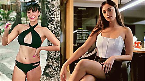 Hot Sexy Phoebe Walker Bikini Pics