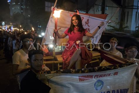 PAWAI OBOR BANDUNG LAUTAN API ANTARA Foto