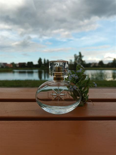 Lucia Bright Aura Oriflame parfum - un parfum de dama 2017