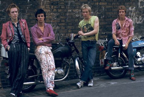 Sex Pistols альбом Never Mind The Bollocks Heres The Sex Pistols 1977