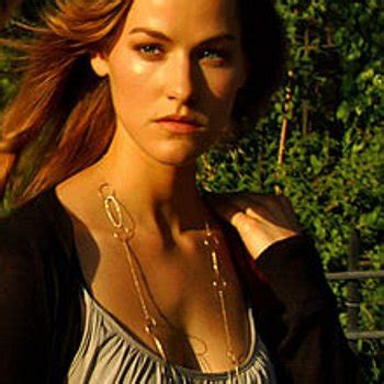 Kelly Overton Babe Page Watch This Actress On FreeOnes