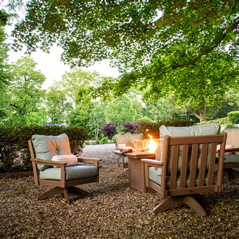 Choosing Outdoor Furniture For Your Cabin