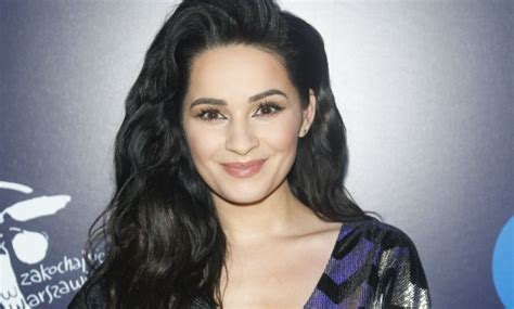 Ewelina Lisowska skąpana w promieniach słońca Wokalistka pozuje w bikini Najpiękniejsza