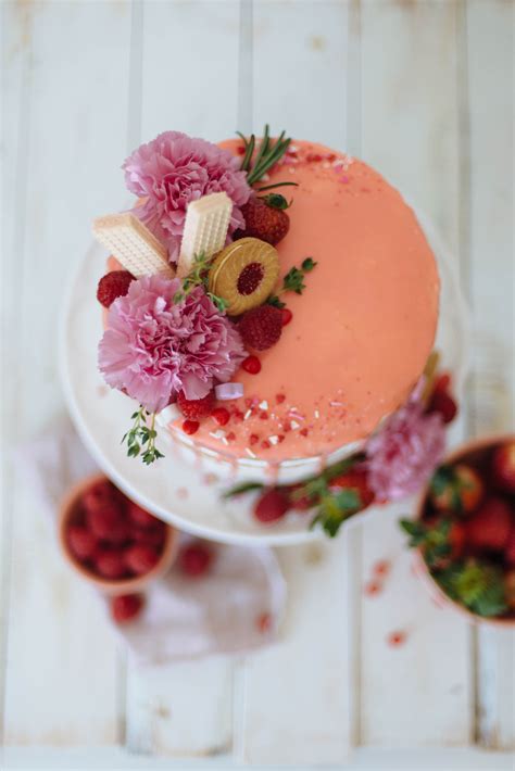 Beautifully Decorated Diy Naked Cake For Valentine S Day Artofit