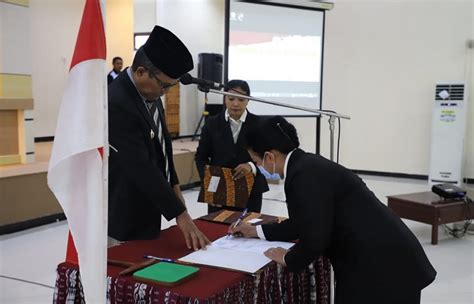 Lantik Pejabat Administrator Dan Pengawas Ini Pesan Bupati Don Bosco