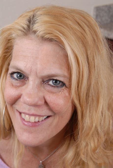 Lori Mature Porn Pics XXX Photos LamaLinks