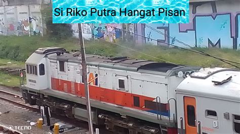 Si Riko Putra Hangat Pisan Kereta Api Ka Commuter Line Garut Cibatuan