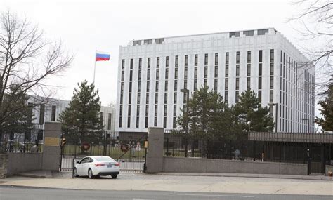 Us Spy Agencies Make Outrageous Attempts To Recruit Expelled Russian